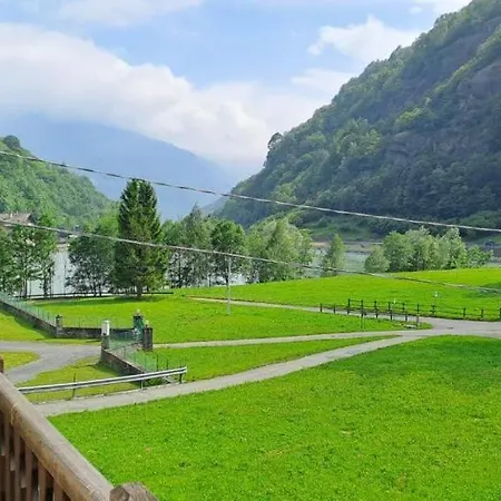 Honorinne's Haus - Maison Gran Praz - Caratteristica Casa Con Giardinetto Issime