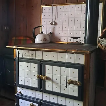Honorinne's Haus - Maison Gran Praz - Caratteristica Casa Con Giardinetto