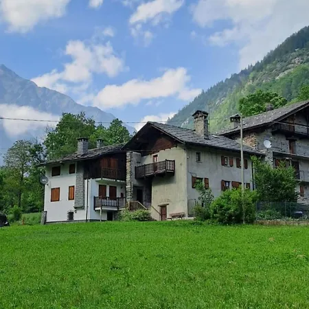 Apartment Honorinne's Haus - Maison Gran Praz - Caratteristica Casa Con Giardinetto *