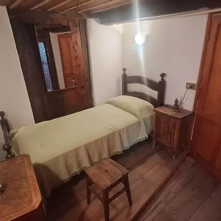 Honorinne's Haus - Maison Gran Praz - Caratteristica Casa Con Giardinetto *