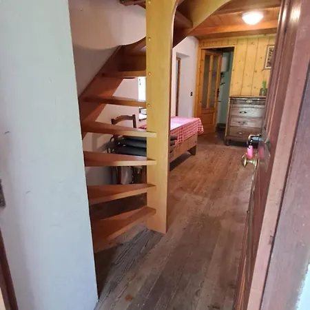 Honorinne's Haus - Maison Gran Praz - Caratteristica Casa Con Giardinetto * Issime