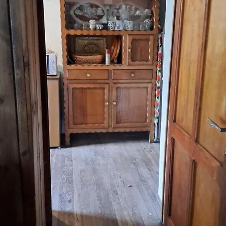 Honorinne's Haus - Maison Gran Praz - Caratteristica Casa Con Giardinetto Apartment *
