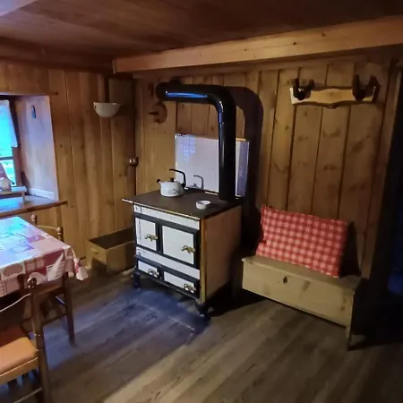Honorinne's Haus - Maison Gran Praz - Caratteristica Casa Con Giardinetto * Issime