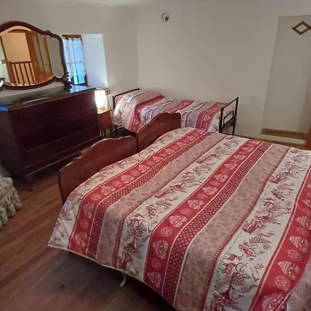 Honorinne's Haus - Maison Gran Praz - Caratteristica Casa Con Giardinetto Issime