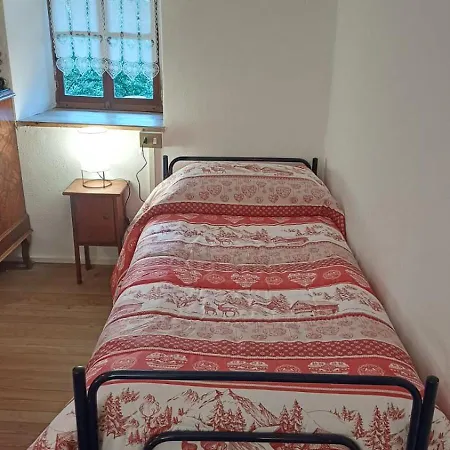 Honorinne's Haus - Maison Gran Praz - Caratteristica Casa Con Giardinetto * Issime