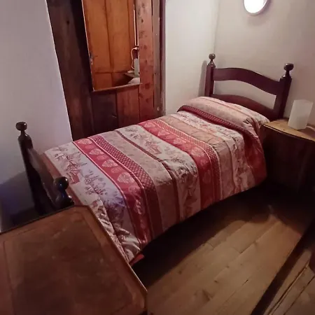 Honorinne's Haus - Maison Gran Praz - Caratteristica Casa Con Giardinetto Apartment Issime