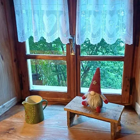 Honorinne's Haus - Maison Gran Praz - Caratteristica Casa Con Giardinetto Issime