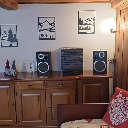 Apartment Honorinne's Haus - Maison Gran Praz - Caratteristica Casa Con Giardinetto