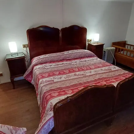 Honorinne's Haus - Maison Gran Praz - Caratteristica Casa Con Giardinetto Issime